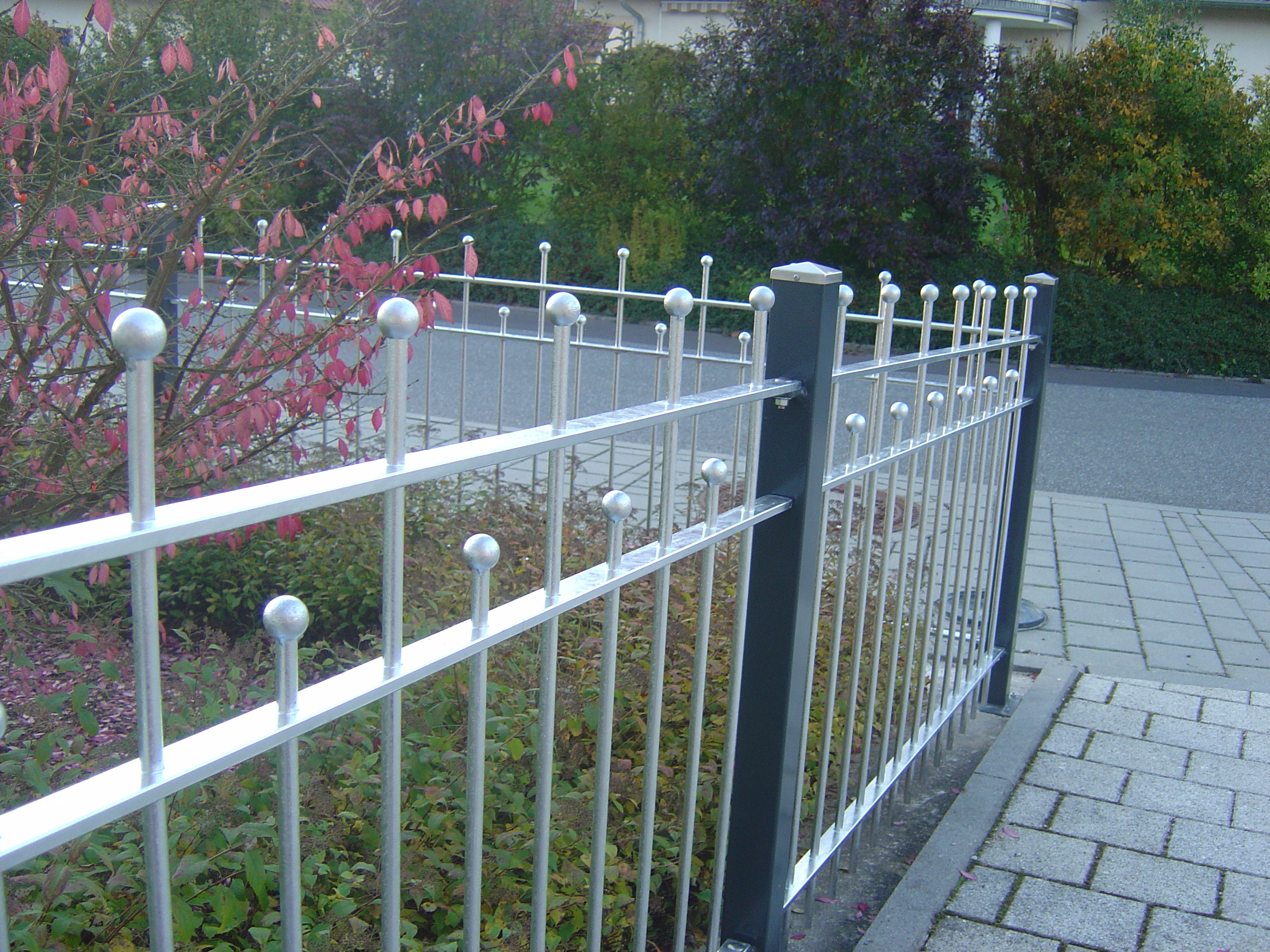 Felder verzinkt Pfosten lackiert 2